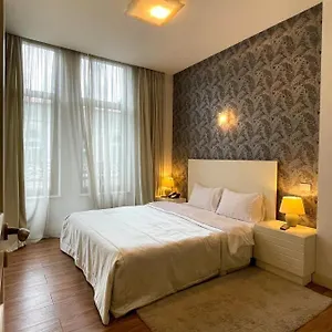 Monte Carlo 4* באטומי
